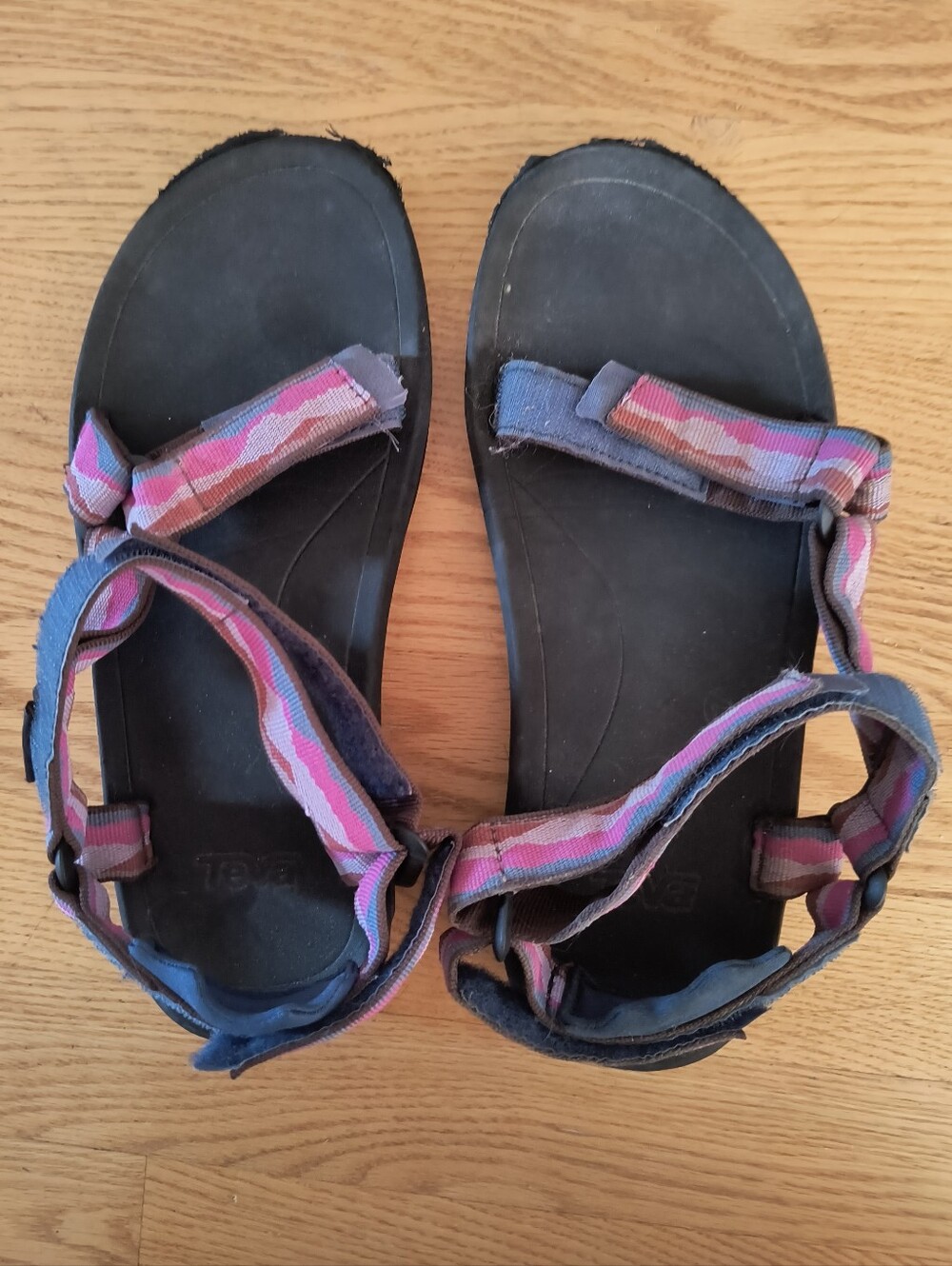 Teva Hurricane Purple Pink Black Sandals Size 6